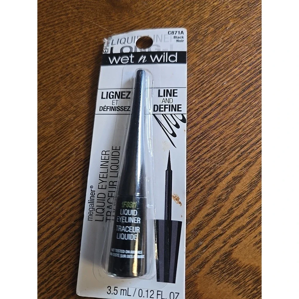 Megaliner Liquid Eyeliner‎ - Black (Packaging)